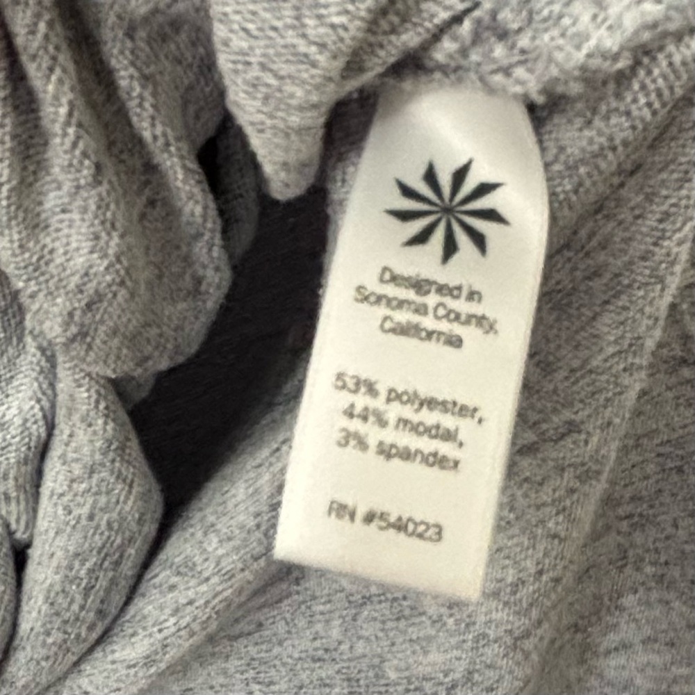 ❌SOLD❌ Athleta Luxe Pose Grey Marled Heathered Tunic Top Size Small Soft Long - Picture 11 of 12